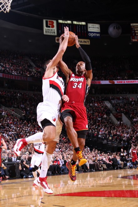 3杆领先的 3杆领先的