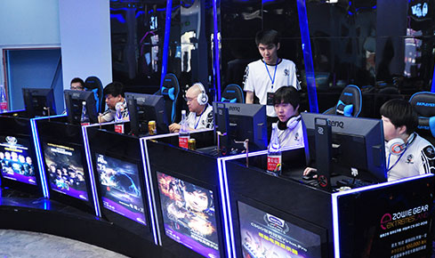 季奠定了良 季奠定了良